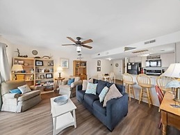 Island North 14c - 2nd Row Stunner! Relax In Comfort After Your Days I