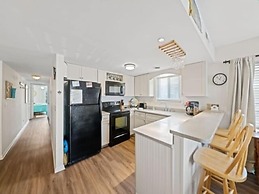 Island North 14c - 2nd Row Stunner! Relax In Comfort After Your Days I