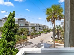 Island North 14c - 2nd Row Stunner! Relax In Comfort After Your Days I