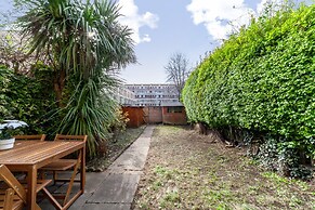 The Canonbury Villas