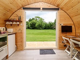 Meadow Lodge @ Berrys Place Farm