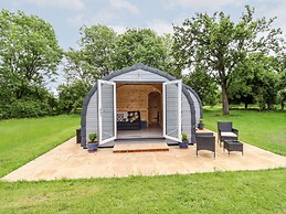 Meadow Lodge @ Berrys Place Farm