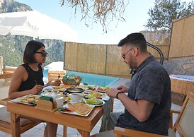 Kabak Freedom Deluxe Hotel