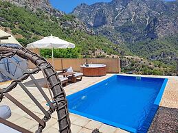 Kabak Freedom Deluxe Hotel