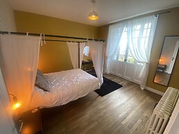 Maison De Montgibaud