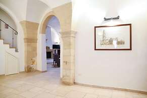 Holiday Home Sleeps 6 in the Historic Center of Le