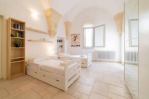 Holiday Home Sleeps 6 in the Historic Center of Le