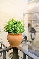 Holiday Home Sleeps 6 in the Historic Center of Le