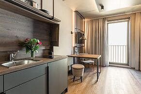 FreshSuites & Bar