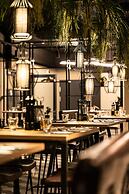 FreshSuites & Bar