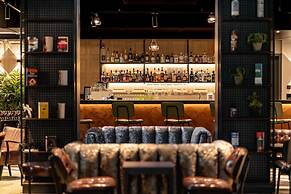 FreshSuites & Bar