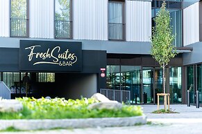 FreshSuites & Bar