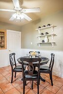 Cozy Houses in Downtown Toronto by GLOBALSTAY