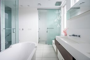 Cozy Houses in Downtown Toronto by GLOBALSTAY