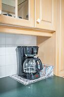 Cozy Houses in Downtown Toronto by GLOBALSTAY