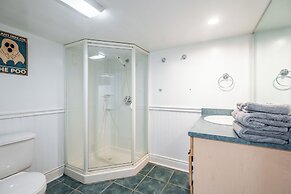 Cozy Houses in Downtown Toronto by GLOBALSTAY