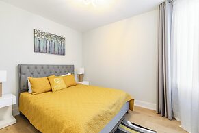 Cozy Houses in Downtown Toronto by GLOBALSTAY