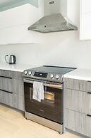 Cozy Houses in Downtown Toronto by GLOBALSTAY