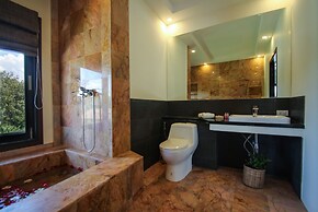 Resona Pool Villa by Aonanta Group