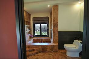 Resona Pool Villa by Aonanta Group