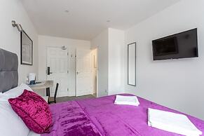 Dusties Hotel