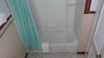 Majestic Hotel & Apartments