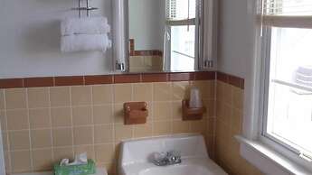 Majestic Hotel & Apartments