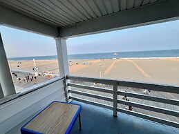 Majestic Hotel & Apartments