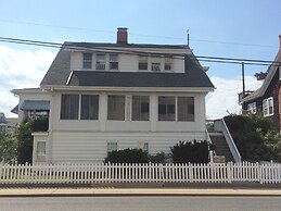 Majestic Hotel & Apartments