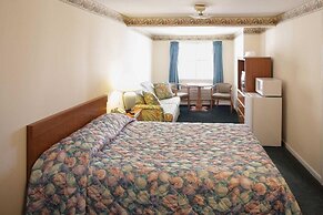 Majestic Hotel & Apartments