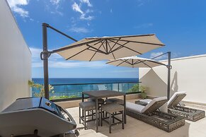 Pu'u Poa 303 2 Bedroom Condo by RedAwning