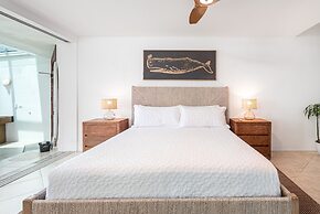 Pu'u Poa 303 2 Bedroom Condo by RedAwning