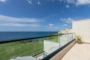 Pu'u Poa 303 2 Bedroom Condo by RedAwning