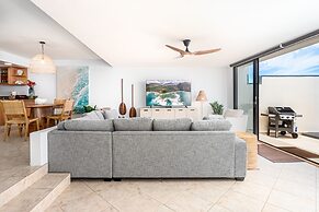 Pu'u Poa 303 2 Bedroom Condo by RedAwning