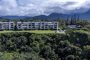 Pu'u Poa 303 2 Bedroom Condo by RedAwning