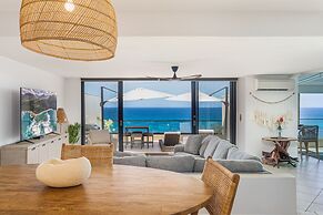 Pu'u Poa 303 2 Bedroom Condo by RedAwning