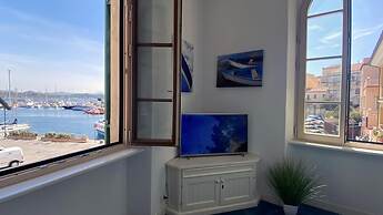 Molo Blu Apartment in La Maddalena