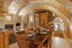 Gozitan Farmhouse With Pool - PP 4