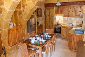 Gozitan Farmhouse With Pool - PP 4