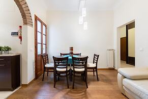 Mezzo 30 in Firenze With 3 Bedrooms and 2 Bathrooms