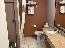 Silver Spur Vintage Inn & Suites