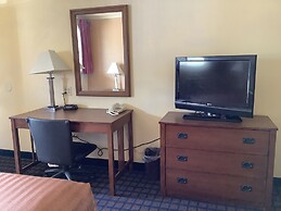 Silver Spur Vintage Inn & Suites