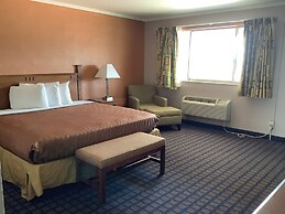 Silver Spur Vintage Inn & Suites