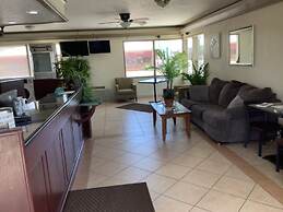 Silver Spur Vintage Inn & Suites