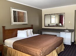 Silver Spur Vintage Inn & Suites