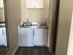 Silver Spur Vintage Inn & Suites