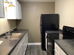 Silver Spur Vintage Inn & Suites