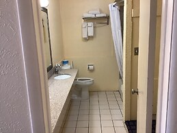 Silver Spur Vintage Inn & Suites