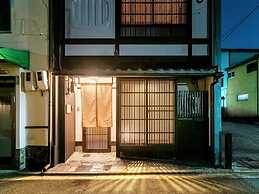 Yorozuha Machiya House