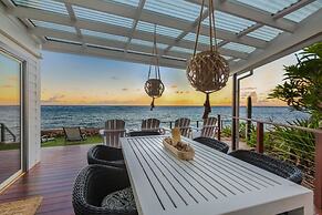 Bond House 4 Bedroom Home by RedAwning